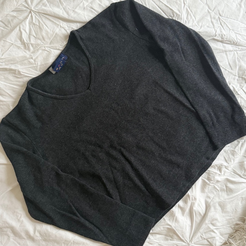 🌟2/$14🌟 Studio London charcoal v-neck long sleeve shirt